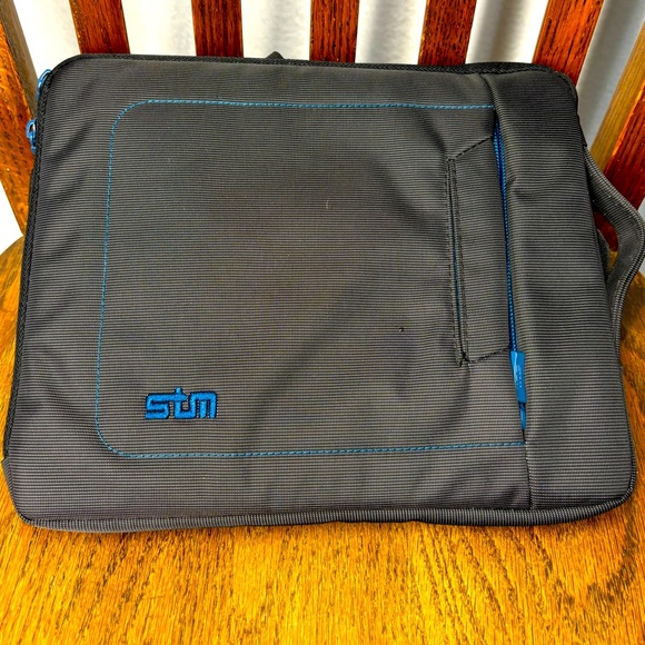 STM tablet bag. Almost new. Gray and blue with long strap. Padded bag - Picture 1 of 8